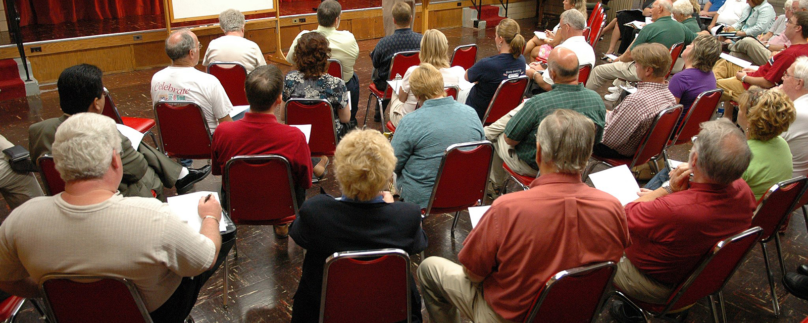 Volunteers at a community meeting in Ohio Volunteers at a community meeting in Ohio
